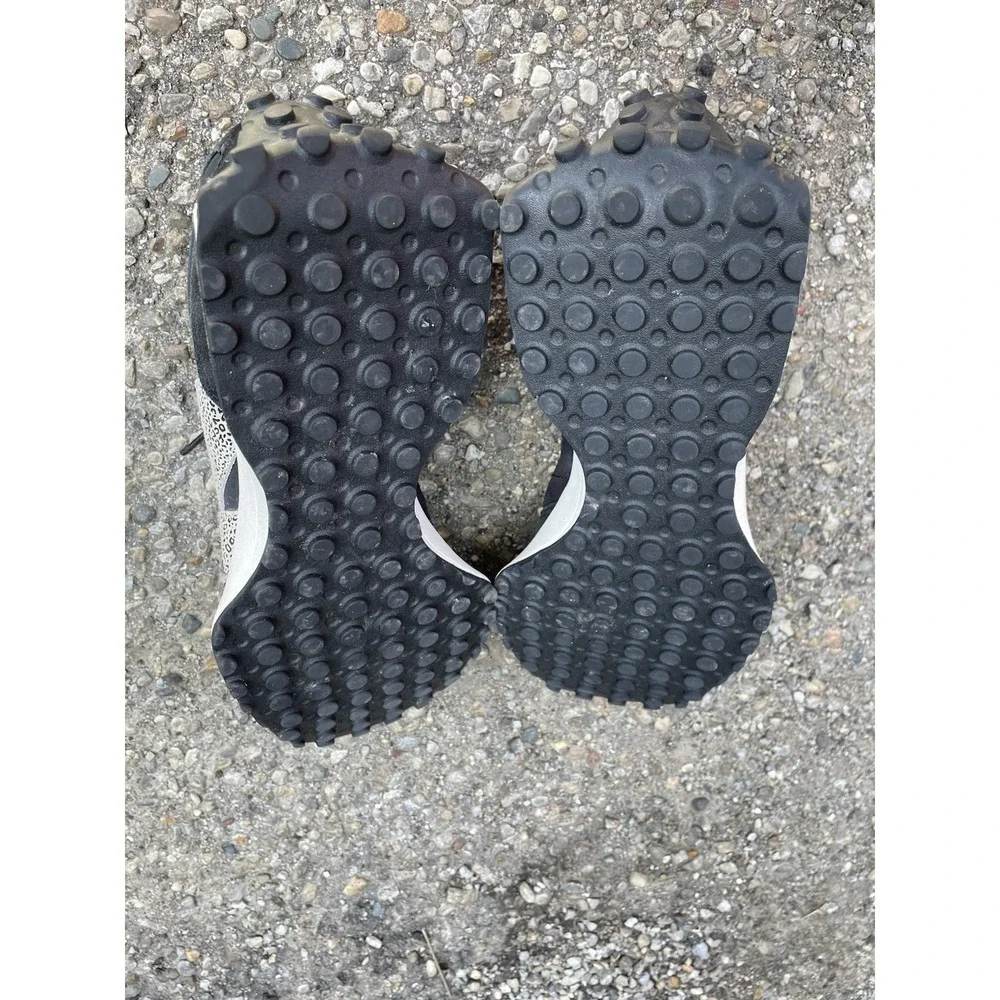 New Balance Women's 327 'Black Leopard' Casual Athletic Shoes Sz  10.5 - Picture 10 of 16